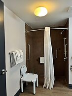 Travelodge by Wyndham Barrie
