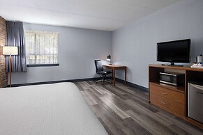 Travelodge by Wyndham Barrie
