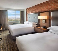 DoubleTree by Hilton Toronto Airport
