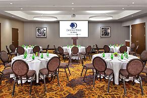 DoubleTree by Hilton Toronto Airport