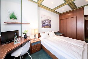 Best Living Hotel Arotel