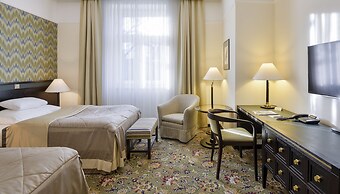 Hotel Savoy
