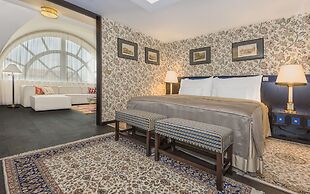 Hotel Savoy