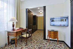 Hotel Savoy