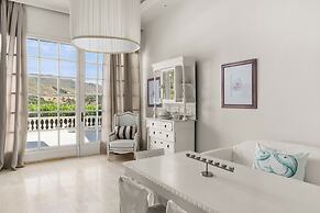 Paradise Art Hotel by Mr and Mrs White