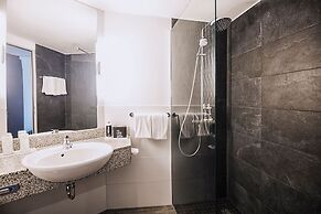 elaya frankfurt oberursel, Trademark Collection