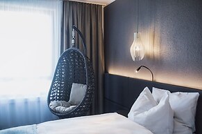 elaya frankfurt oberursel, Trademark Collection