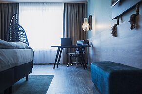 elaya frankfurt oberursel, Trademark Collection