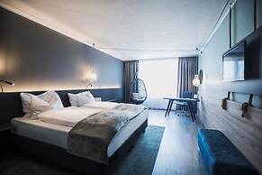 elaya frankfurt oberursel, Trademark Collection