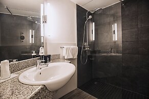 elaya frankfurt oberursel, Trademark Collection