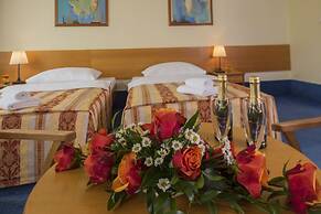 TOP HOTEL Praha & Conference Centre