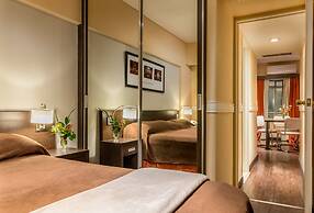 Up Viamonte Hotel