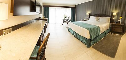 Camino Real Hotel