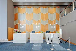 Sandman Signature Mississauga Hotel