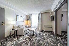 Sandman Signature Mississauga Hotel