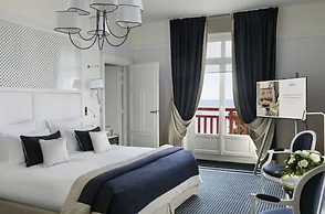 Hôtel Barrière l'Hermitage