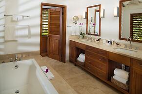 Round Hill Hotel And Villas