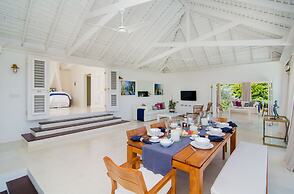 Round Hill Hotel And Villas