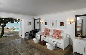 Round Hill Hotel And Villas