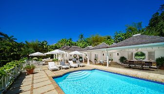 Round Hill Hotel And Villas