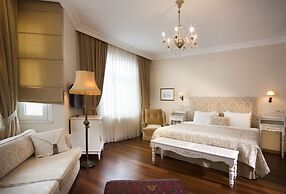 Hotel Sari Konak