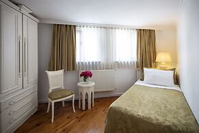 Hotel Sari Konak