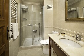 Hotel Sari Konak