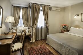 Hotel Sari Konak