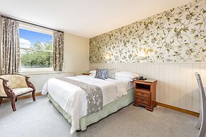 Best Western Limpley Stoke Hotel