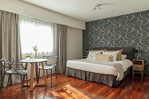 Argenta Tower Hotel & Suites