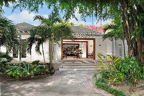 Pink Sands Resort