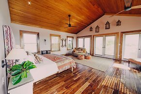 Pink Sands Resort