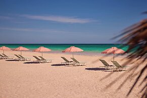 Coral Sands Inn & Cottages