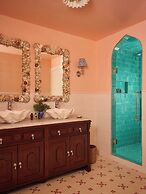 Coral Sands Inn & Cottages