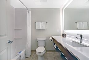 Holiday Inn Express Whitby by IHG