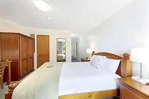 Burnett Riverside Hotel