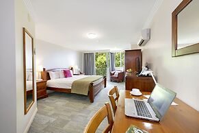 Burnett Riverside Hotel