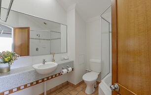 Burnett Riverside Hotel