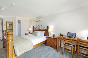 Burnett Riverside Hotel