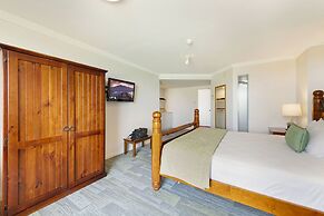 Burnett Riverside Hotel