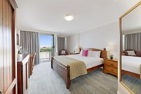 Burnett Riverside Hotel