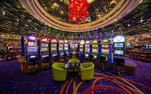 Pullman Reef Hotel Casino