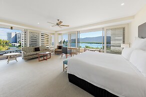 Pullman Reef Hotel Casino