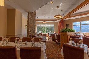 Coast Hillcrest Hotel