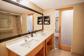 Coast Hillcrest Hotel
