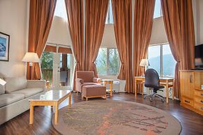 Coast Hillcrest Hotel