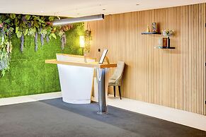 The Warwick Hotel by Colombo Edition