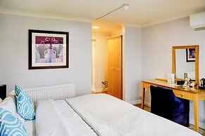 The Warwick Hotel by Colombo Edition