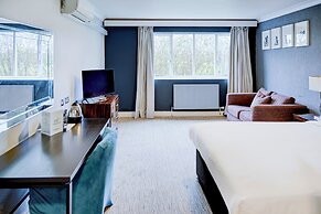 The Warwick Hotel by Colombo Edition
