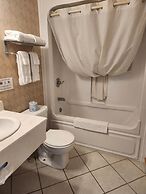 Travelodge by Wyndham Amherst